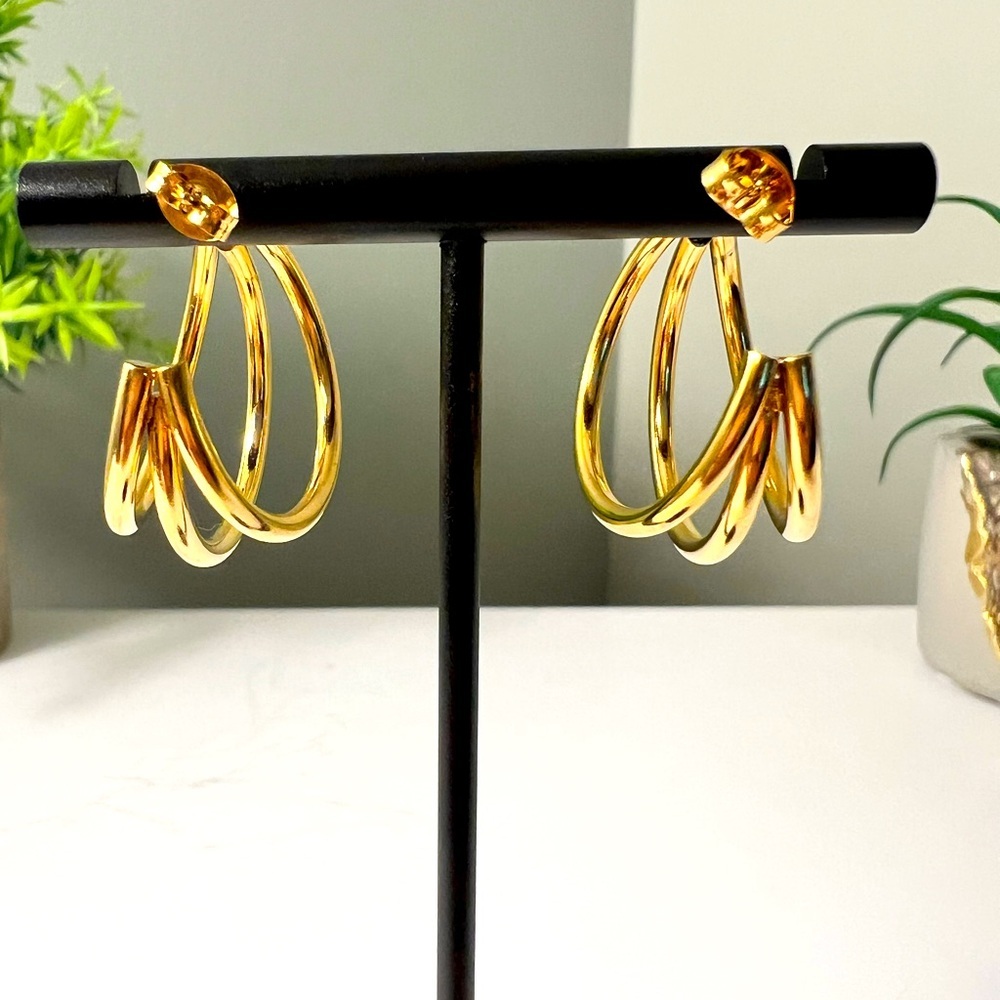BRAND NEW Elegant Triple Hoop 18K Gold Plated Earrings - Picture 4 of 6